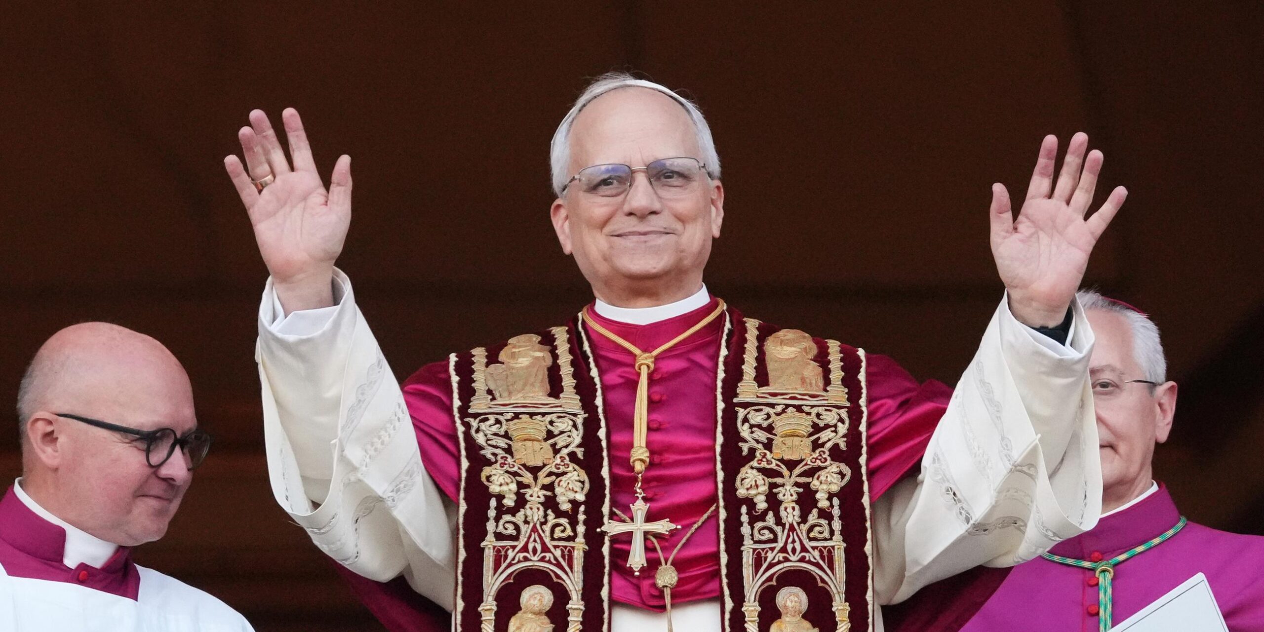 neuer-papst-papst-leo-xiv-104~2600x1300